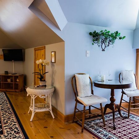 A Hidden Gem Bed And Breakfast Windsor Exterior foto