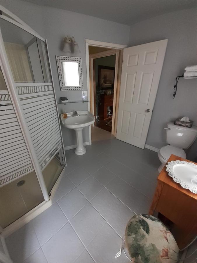 A Hidden Gem Bed And Breakfast Windsor Exterior foto