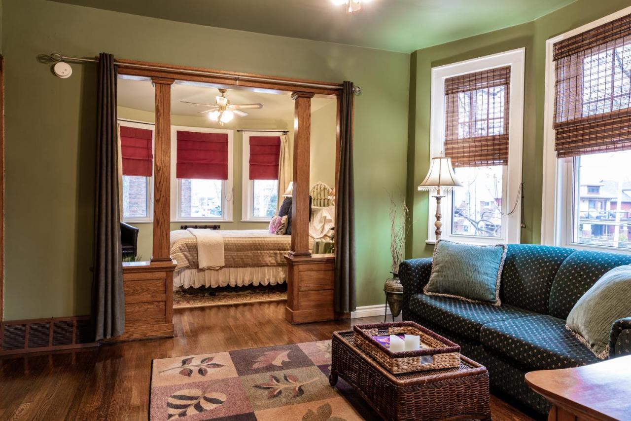 A Hidden Gem Bed And Breakfast Windsor Exterior foto