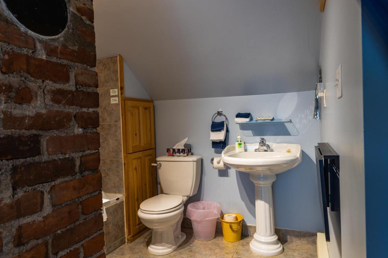 A Hidden Gem Bed And Breakfast Windsor Exterior foto