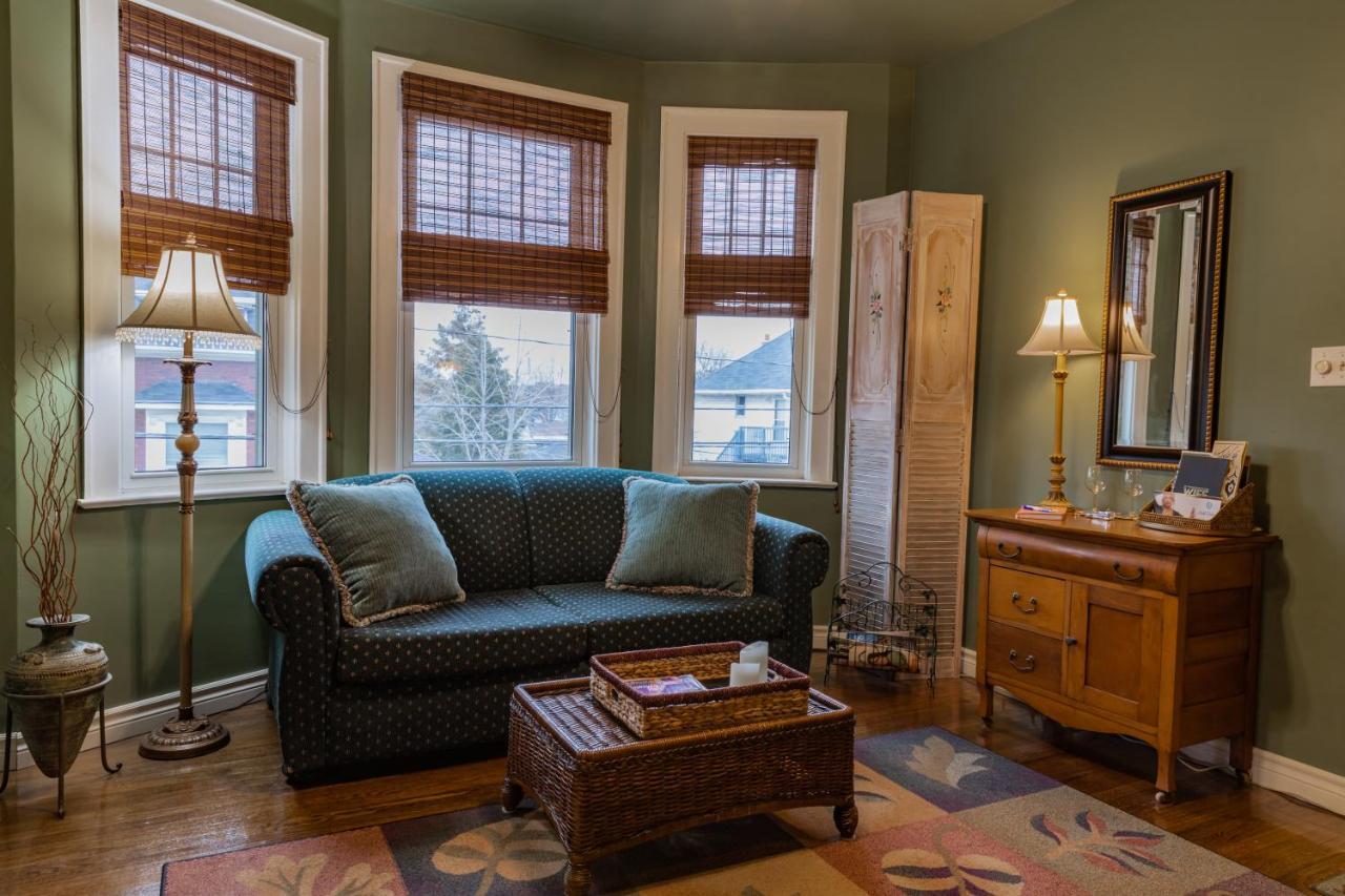 A Hidden Gem Bed And Breakfast Windsor Exterior foto