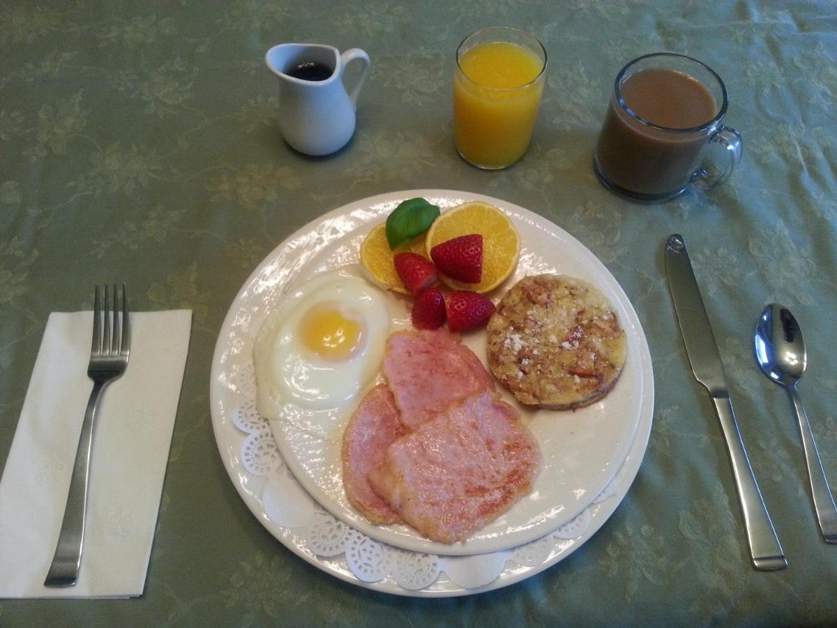 A Hidden Gem Bed And Breakfast Windsor Exterior foto